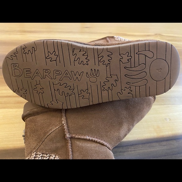 Bear paw boots- Girls size 4 - Picture 5 of 5